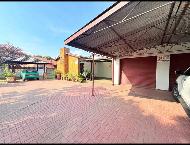 3 BEDROOM HOUSE FOR SALE IN VANDERBIJLPARK CE 3